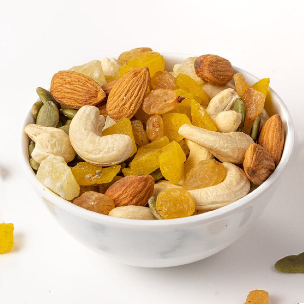 Fruit and nuts mix